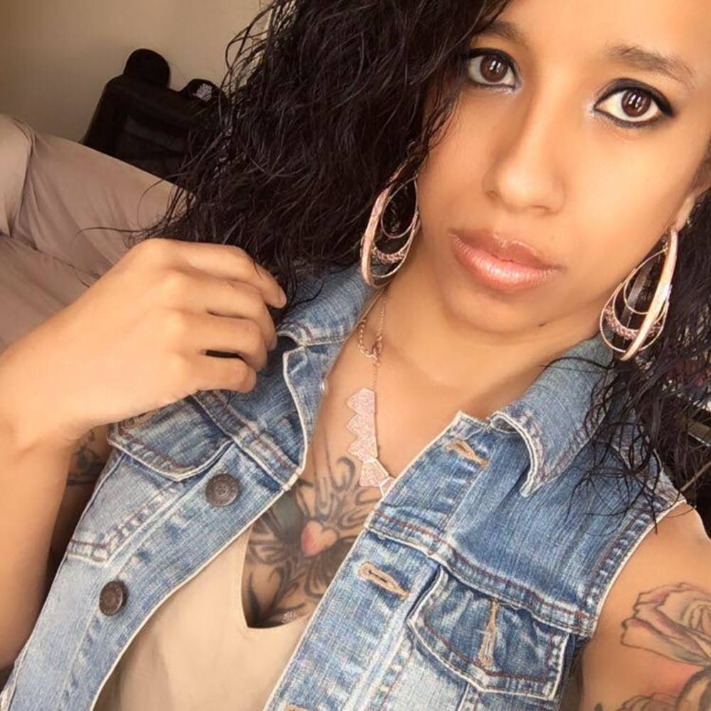 Meet your Posher, Nia